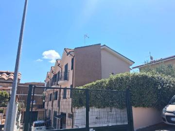 Casa indipendente in affitto a Roma RM