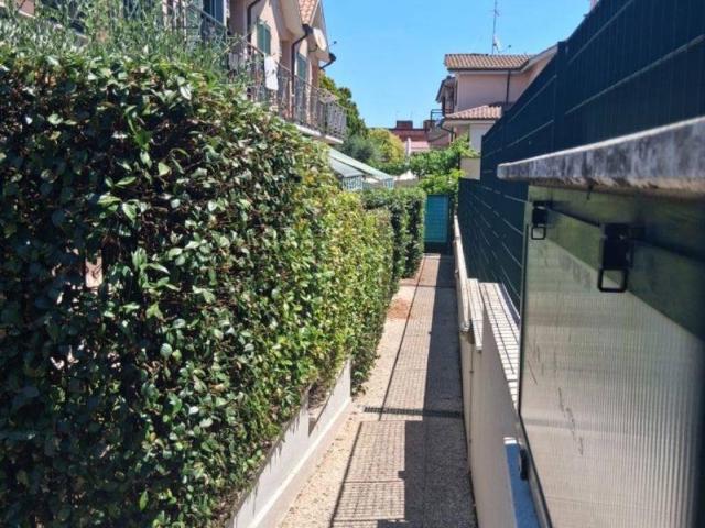 Casa indipendente in affitto a Roma RM
