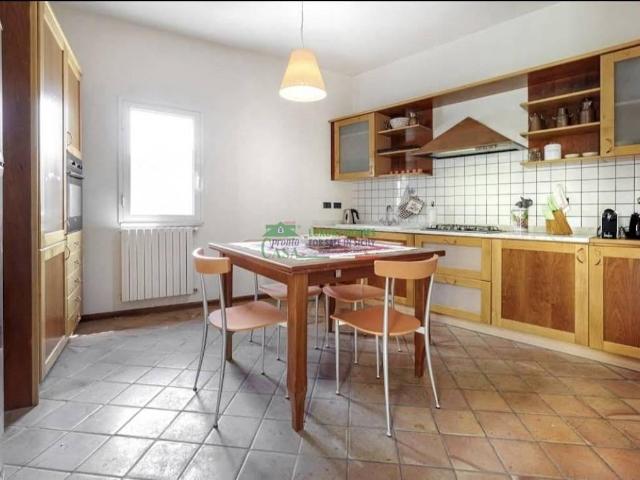Casa Indipendente in affitto a Ragusa via Maria Paterno Arezzo, arredato, balcone, cucina abitabile TrovaCasa