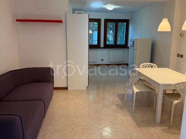Casa Indipendente in affitto a Remanzacco via della Stazione, parzialmente arredato, travi a vista, ingresso indipendente TrovaCasa