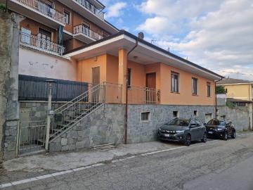 Casa indipendente in affitto a Tonco AT