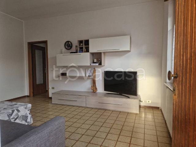 Casa Indipendente in affitto a Tonco via Giuseppe Garibaldi, 35, non arredato/vuoto, box, terrazzo TrovaCasa