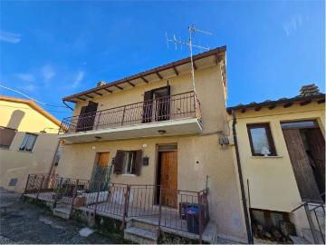 Casa indipendente in affitto a Terni TR