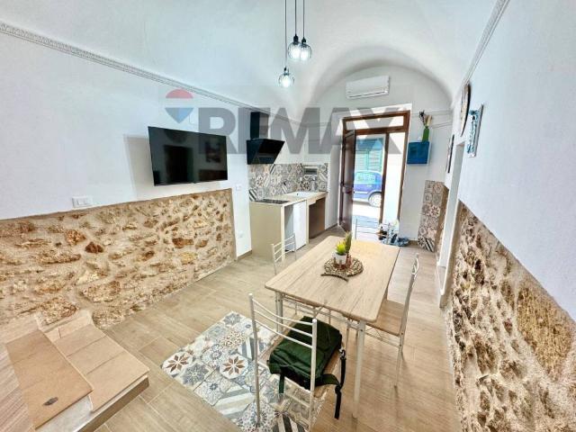 Casa indipendente in affitto a Terrasini PA