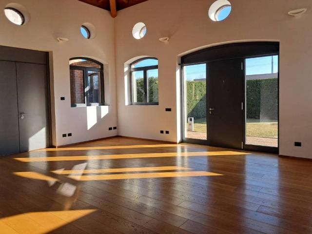 Casa indipendente in affitto a Trivolzio PV
