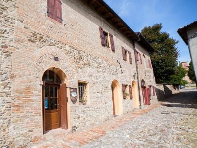 Casa Indipendente in affitto a Valsamoggia, arredato, giardino privato, terrazzo TrovaCasa