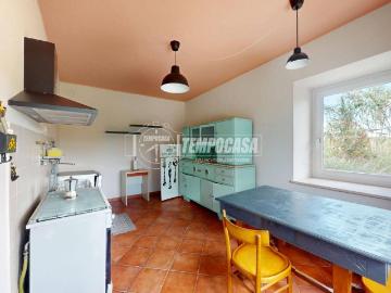 Casa Indipendente in affitto a Vezza d'Alba via Alba, arredato, posto auto, terrazzo TrovaCasa