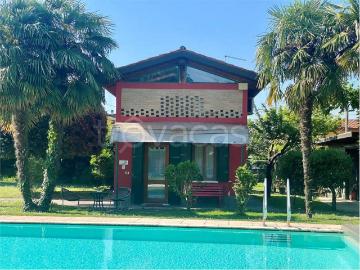 Casa Indipendente in affitto a Venezia via dei pioppi, arredato, posto auto, piscina TrovaCasa