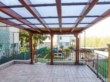 Casa Indipendente in affitto a Verona via Caovilla, terrazzo, riscaldamento autonomo, parzialmente arredato TrovaCasa