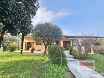 Casa indipendente in affitto a Vicenza VI