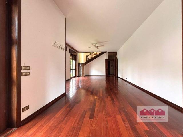 Casa Indipendente in affitto a Vicenza via Meschinelli 100, giardino privato, box, terrazzo TrovaCasa