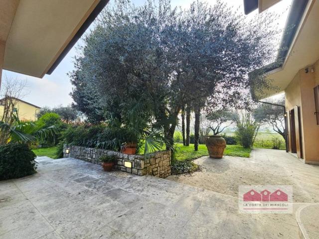 Casa Indipendente in affitto a Vicenza stradone dei Nicolosi, giardino privato, box, vasca idromassaggio TrovaCasa