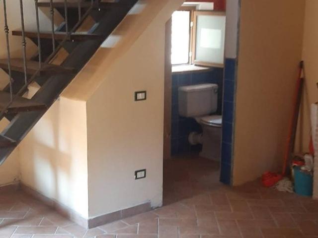 Casa indipendente in affitto a Vicopisano PI