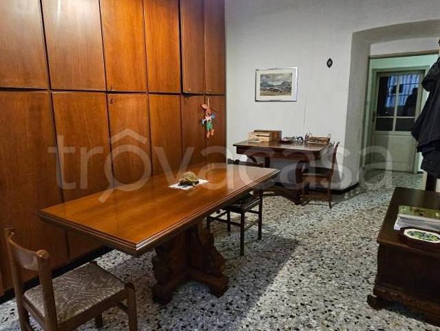 Casa indipendente in affitto a Villa Guardia piazza Italia