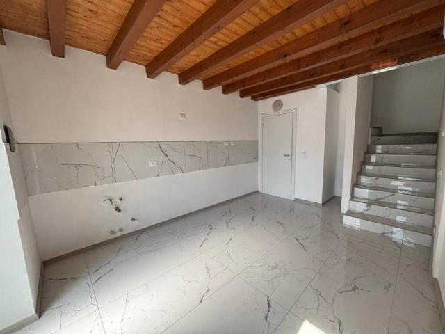Casa indipendente in affitto a Zevio VR