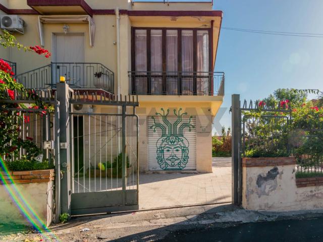 Casa Indipendente in Affitto Aci Castello 30721264 435 | RE/MAX Italia