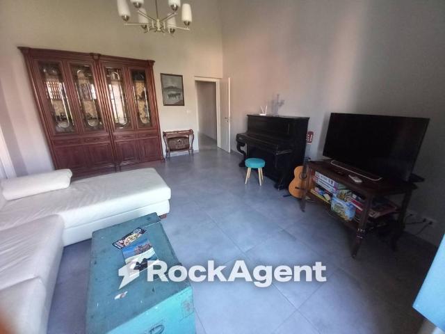 Casa Indipendente in affitto ad Aci Castello via Valastro, 15, arredato, terrazzo, ultimo piano TrovaCasa