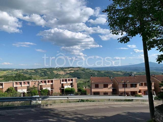 Casa Indipendente in affitto ad Alviano vocabolo Giardino, non arredato/vuoto, giardino privato, terrazzo TrovaCasa