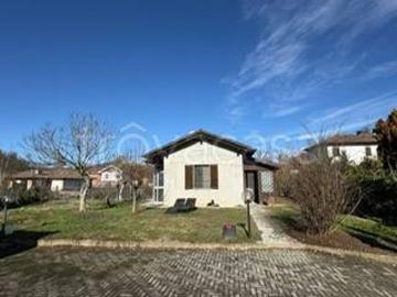 Casa Indipendente in affitto ad Asti frazione Valenzani, 4, non arredato/vuoto, giardino privato, cantina TrovaCasa
