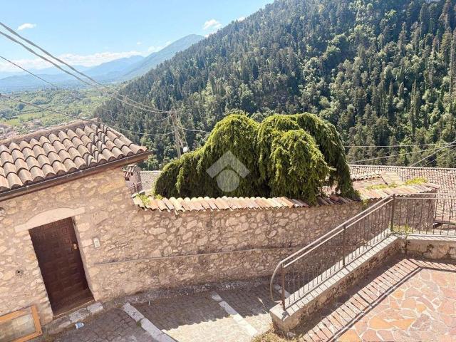 Casa indipendente in affitto