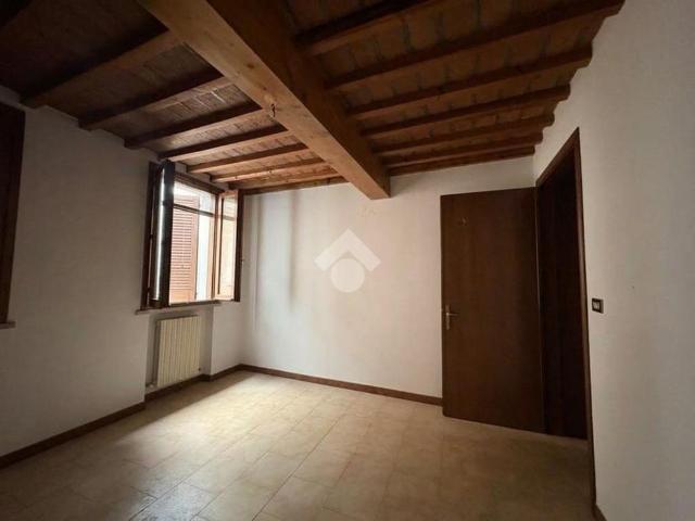 Casa indipendente in affitto