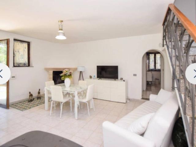 Casa Indipendente in in affitto da privato a Vasanello sp30, giardino privato, da privato, turistica TrovaCasa
