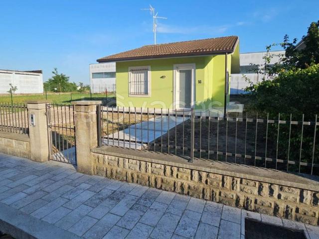 Casa Indipendente in in affitto da privato a Viadana via Luigi Cadorna, 55, giardino, posto auto, da privato TrovaCasa