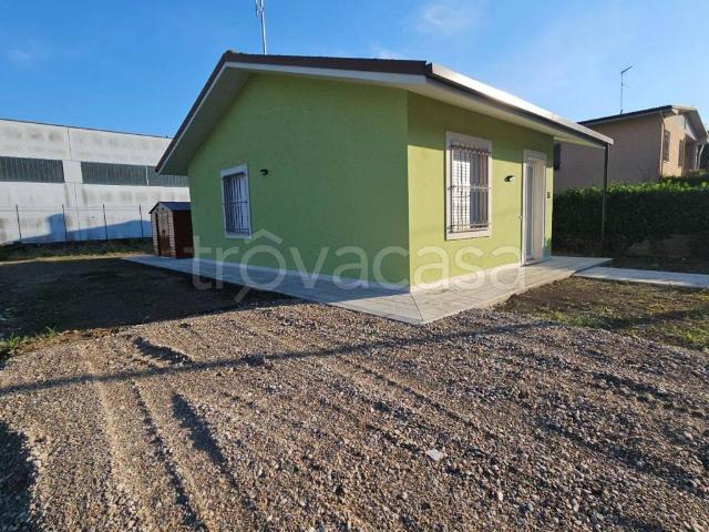 Casa Indipendente in in affitto da privato a Viadana via Luigi Cadorna, 55, giardino, posto auto, da privato TrovaCasa