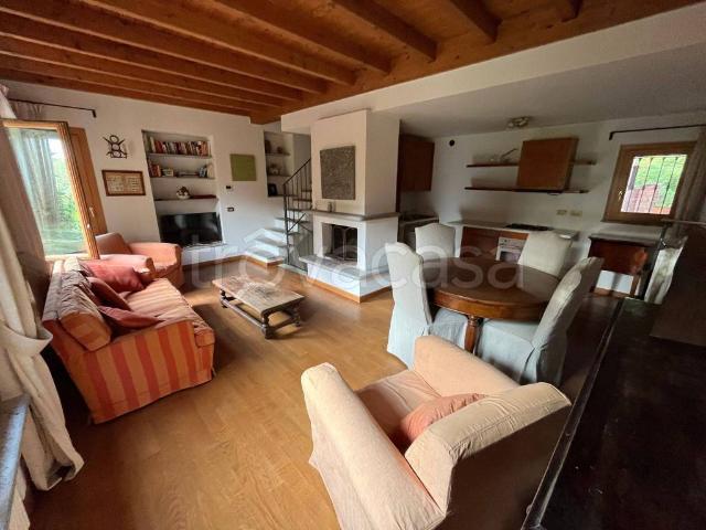 Casa Indipendente in in affitto da privato a Bogogno via Sant'Isidoro, 1, giardino, da privato, caminetto TrovaCasa