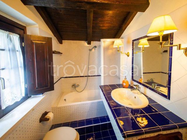 Casa Indipendente in in affitto da privato a Castelvecchio Calvisio via della Colombaia, 3, da privato, caminetto, lavatrice TrovaCasa