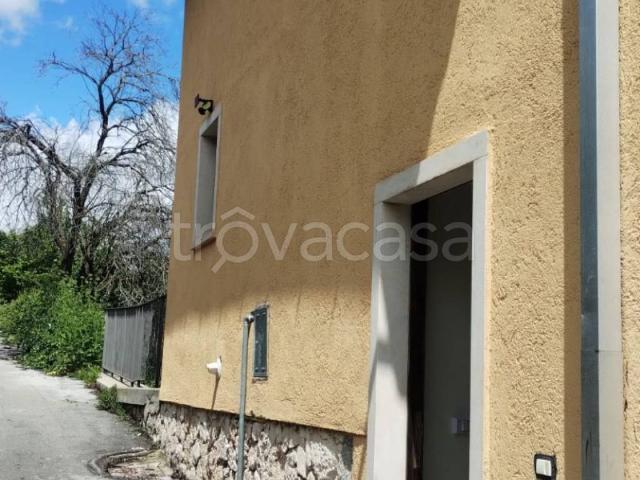 Casa Indipendente in in affitto da privato a Castelvecchio Calvisio via della Mora, 5, terrazzo, da privato TrovaCasa