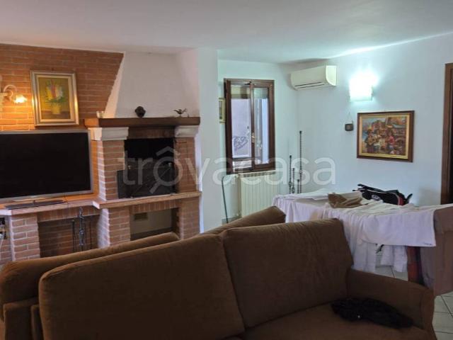 Casa Indipendente in in affitto da privato a Chioggia calle Boegani, 851, terrazzo, da privato TrovaCasa