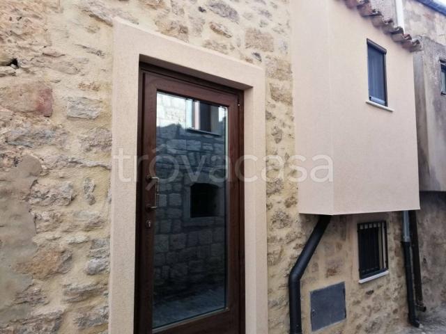Casa Indipendente in in affitto da privato a Gangi via Messina, 80, da privato, vista panoramica, travi a vista TrovaCasa