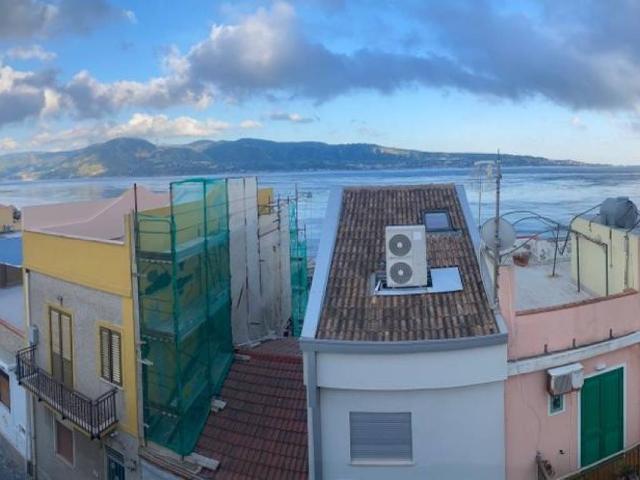 Casa Indipendente in in affitto da privato a Messina via Torre, 26, da privato, fronte mare, cucina abitabile TrovaCasa