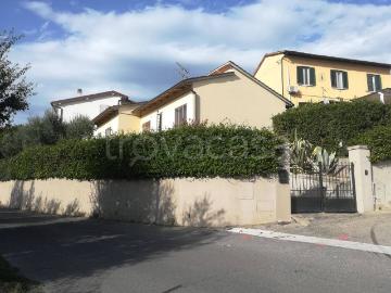 Casa Indipendente in in affitto da privato a Montemurlo via Piave, 1, giardino, da privato, mansarda TrovaCasa