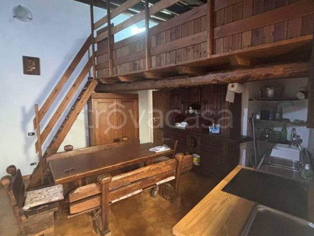 Casa Indipendente in in affitto da privato a Santo Stefano di Sessanio via 4 Novembre, 9, arredato, da privato, travi a vista TrovaCasa