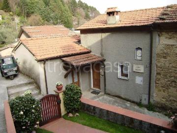 Casa Indipendente in in affitto da privato a Seravezza via Vigne, 175, da privato, caminetto, lavatrice TrovaCasa
