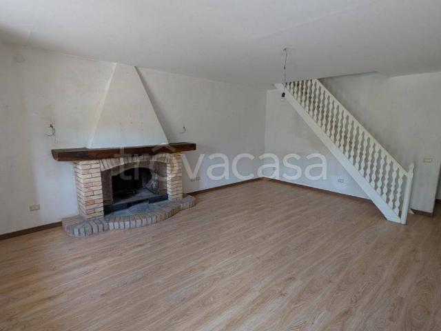 Casa Indipendente in in affitto da privato ad Agnone strada Interpoderale San Quirico, giardino, da privato, caminetto TrovaCasa