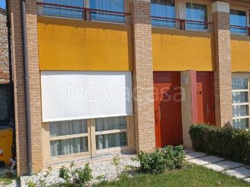 Casa Indipendente in in affitto da privato ad Altivole via San Michele, 5/1, giardino, posto auto, da privato TrovaCasa
