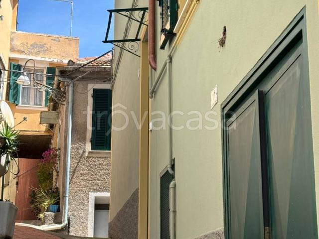Casa Indipendente in in affitto da privato ad Alassio via Vincenzo Pelle, 9, da privato, vista panoramica, lavatrice TrovaCasa