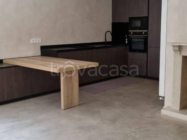 Casa Indipendente in in affitto da privato ad Asolo via Antonio Canova, 309, posto auto, da privato, centrale TrovaCasa
