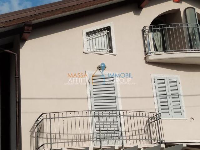 Casa indipendente nuova in via benedetto croce 14, Massa
