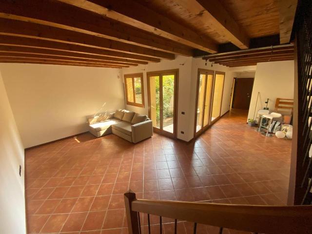 Casa indipendente quadrilocale 100mq