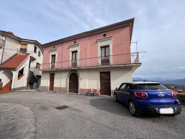 Casa indipendente quadrilocale 304mq