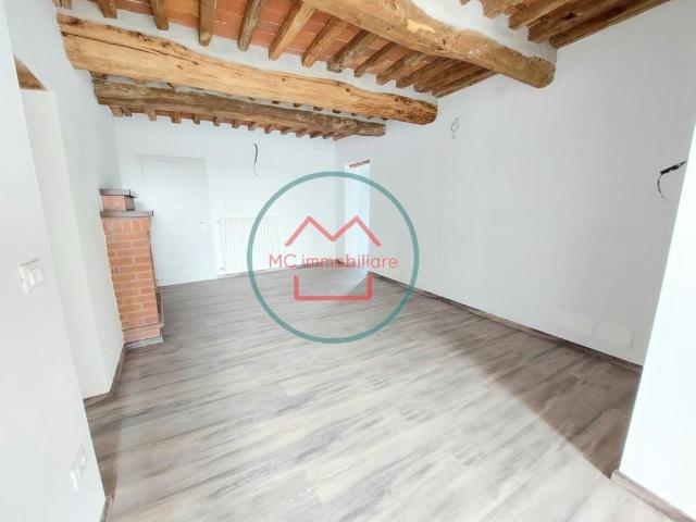 Casa indipendente ristrutturata, Massa e Cozzile cozzile