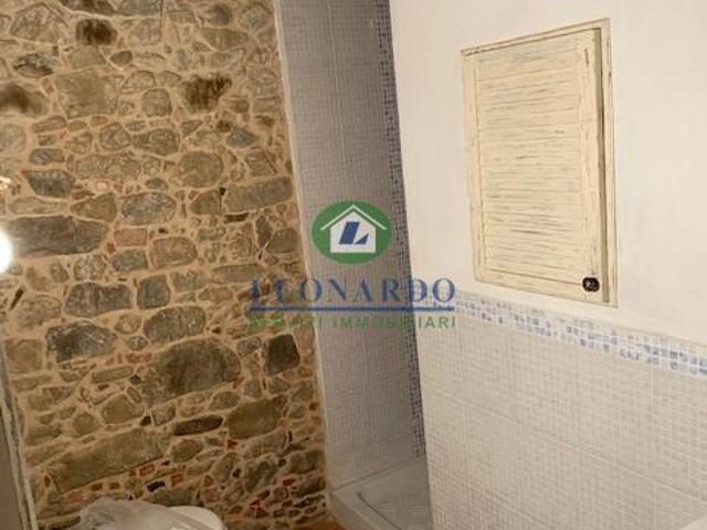 Casa indipendente ristrutturata, Massa e Cozzile massa