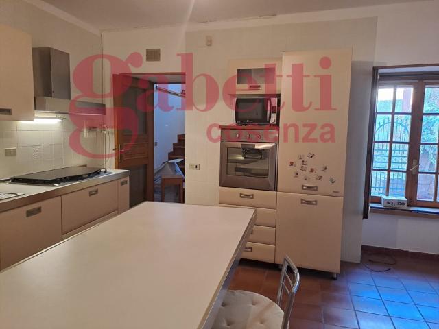 Casa indipendente ristrutturata a Cosenza