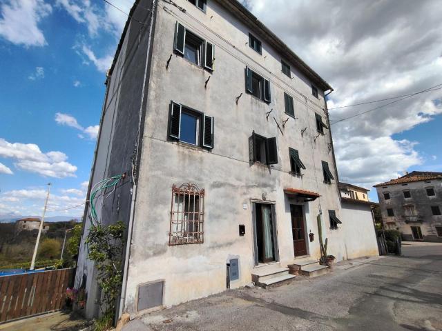 Casa indipendente ristrutturata, Capannori colle di compito