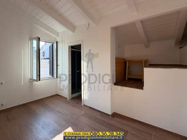 Casa indipendente ristrutturata in locazione a Ruvo