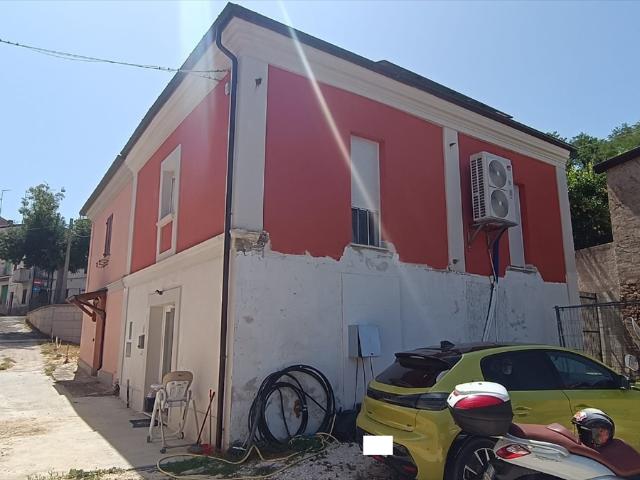 Casa indipendente ristrutturata in via martiri di cerreto 29, Miglianico